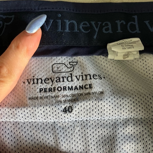 Vineyard Vines shorts - Picture 2 of 3